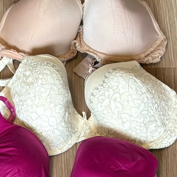 Victoria's Secret Cream Lace with silver detail bra (not padded) 36DD - Picture 2 of 2